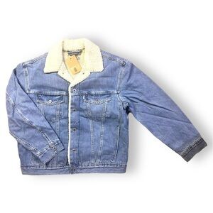 Men’s Levi’s Sherpa Lined Trucker Jacket med wash size small‎ NWT Jean denim​